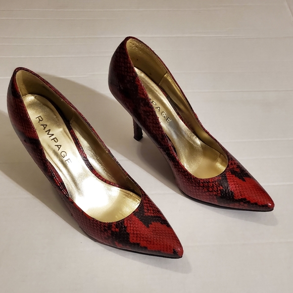 🔥SALE🔥Rampage Red Nicki Embossed Snake Skin Pumps 8 - Picture 2 of 12